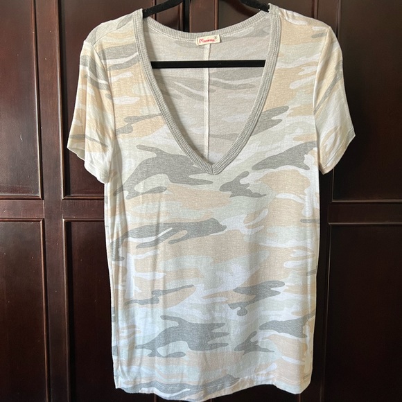 Maronie V-Neck Camo Tee - Color Tan, Cream & Gray Size Small - Picture 1 of 5